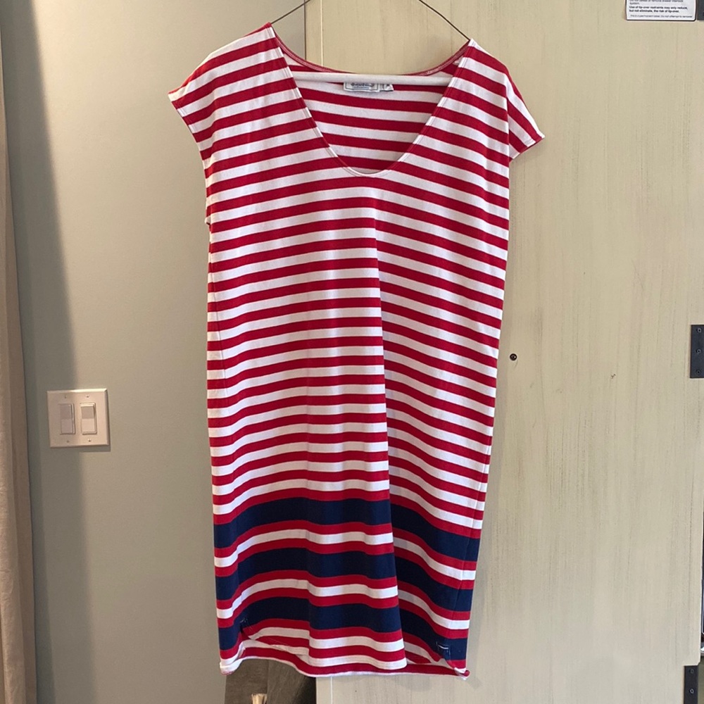 Vineyard vines size medium never dried